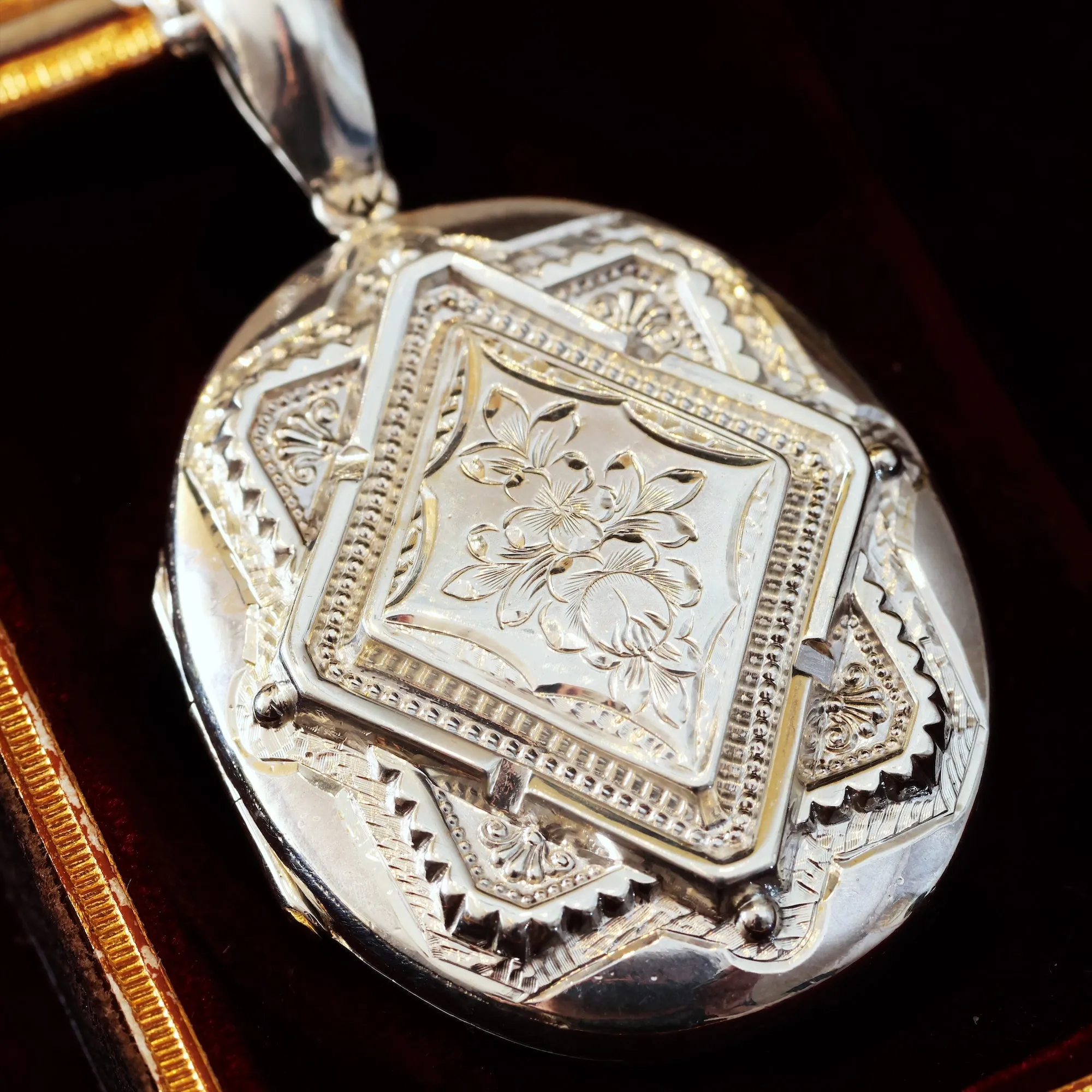 Date 1880 Victorian Silver Locket & Chain