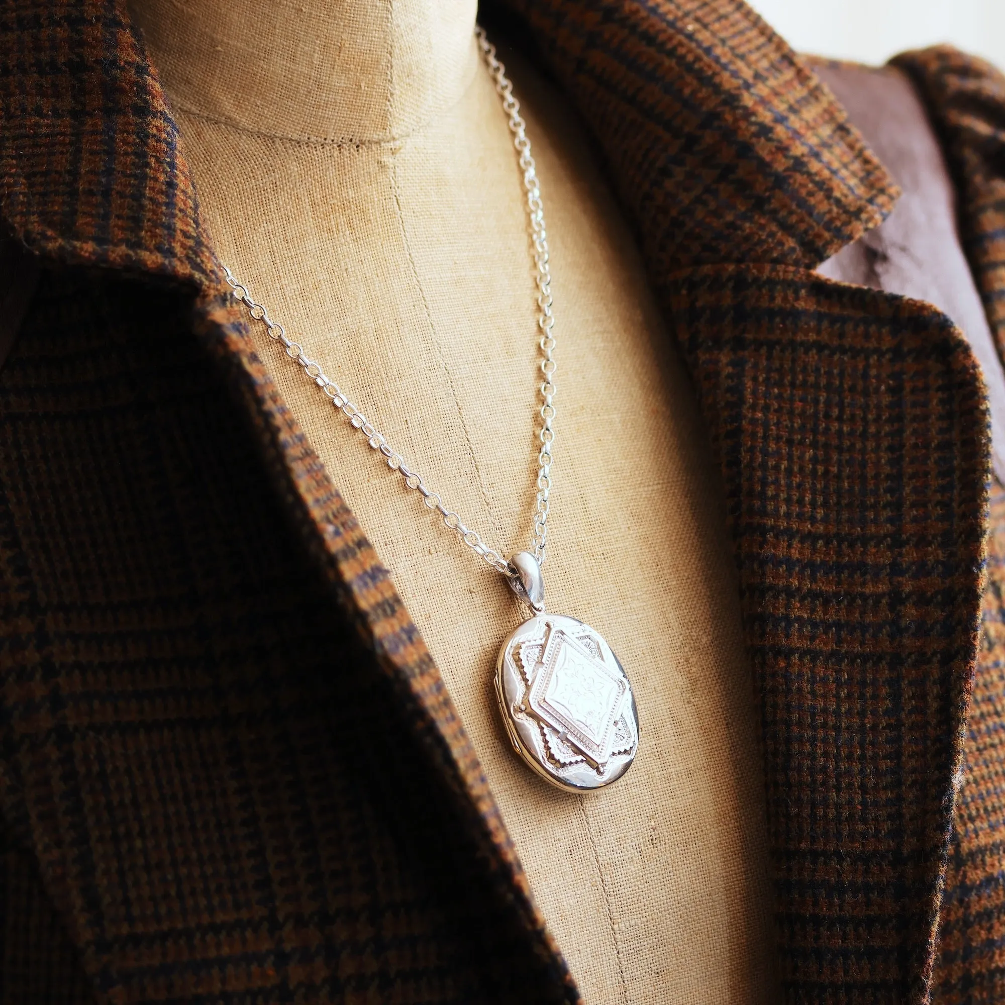 Date 1880 Victorian Silver Locket & Chain