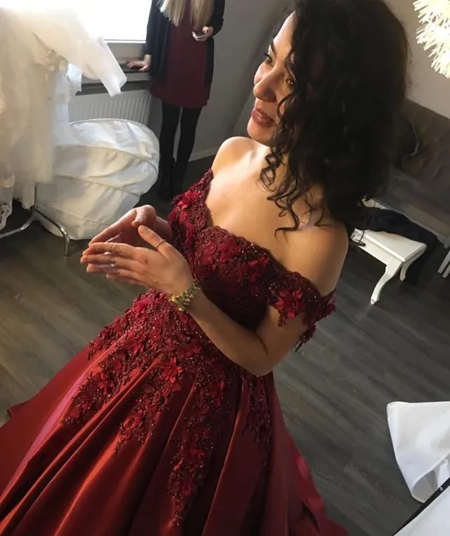 Emerald Green Lace Flower Off Shoulder Prom Dresses 2020