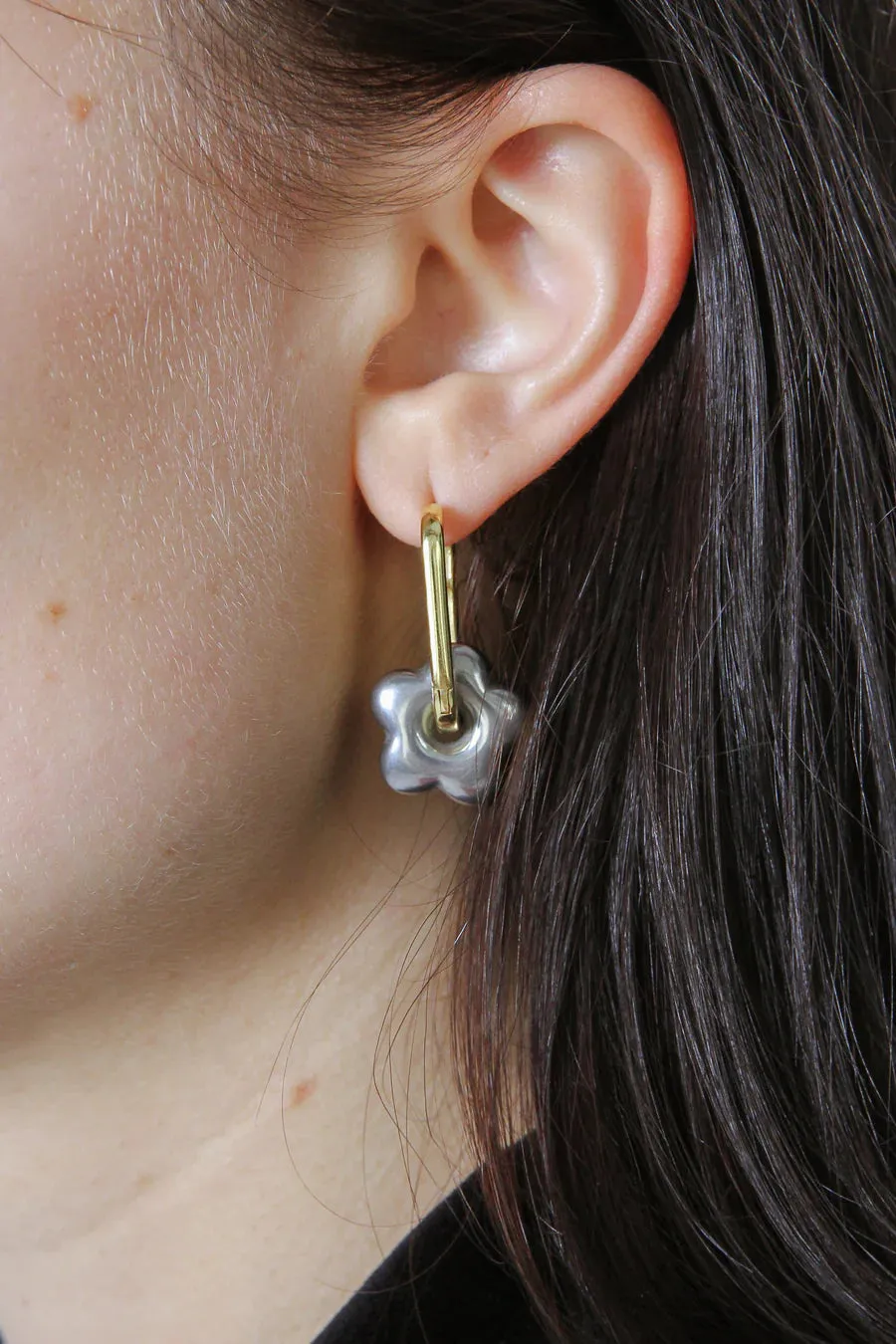 Sure, here’s an optimized product title with modifiers:

Elegant Par Moi Chatter Earrings with Unique Design and Quality Craftsmanship